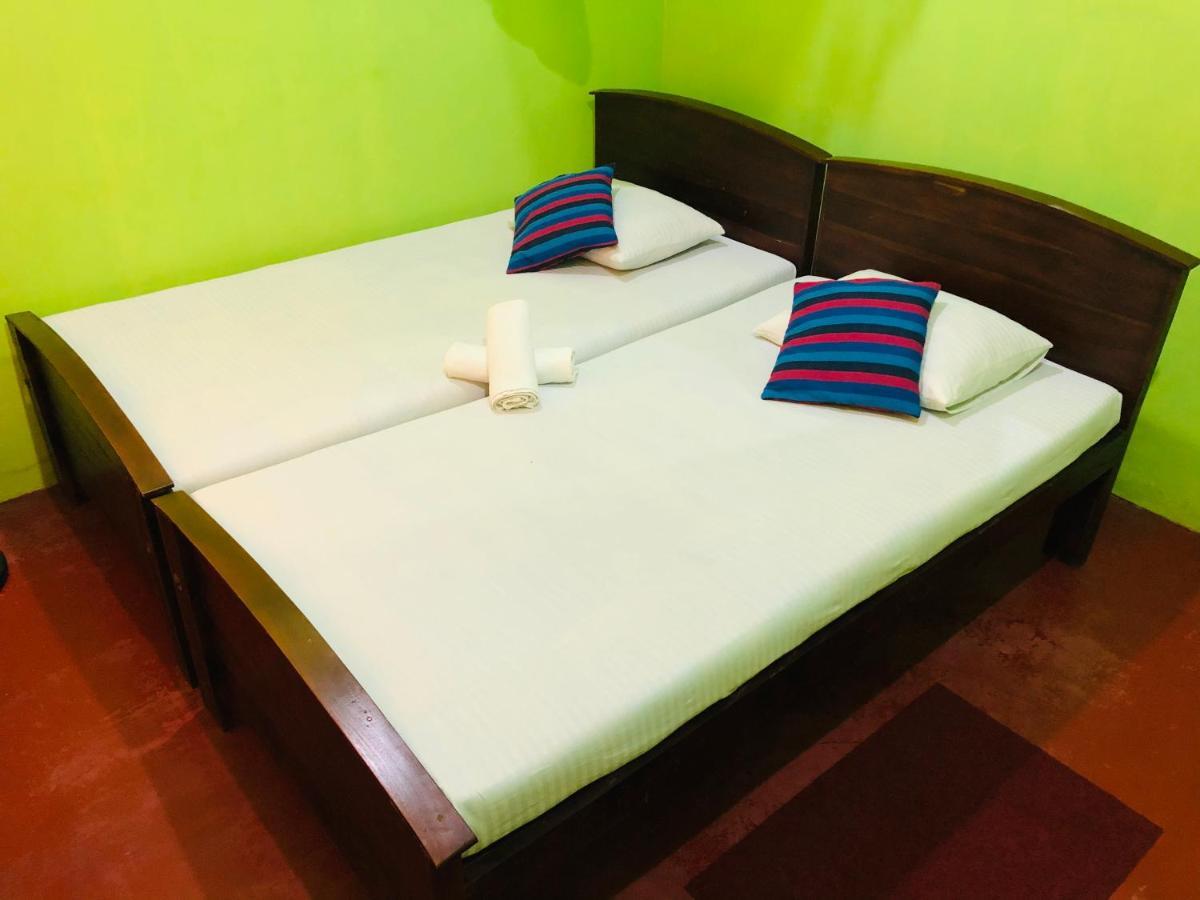 Kumari Guest House 폴로나루와 외부 사진
